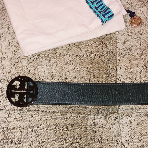 Tory Burch Logo Leather Belt - Picture 2 of 4